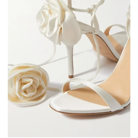 MAGDA BUTRYM
Off-White Double Flower Heeled Sandals - Picture 13 of 17